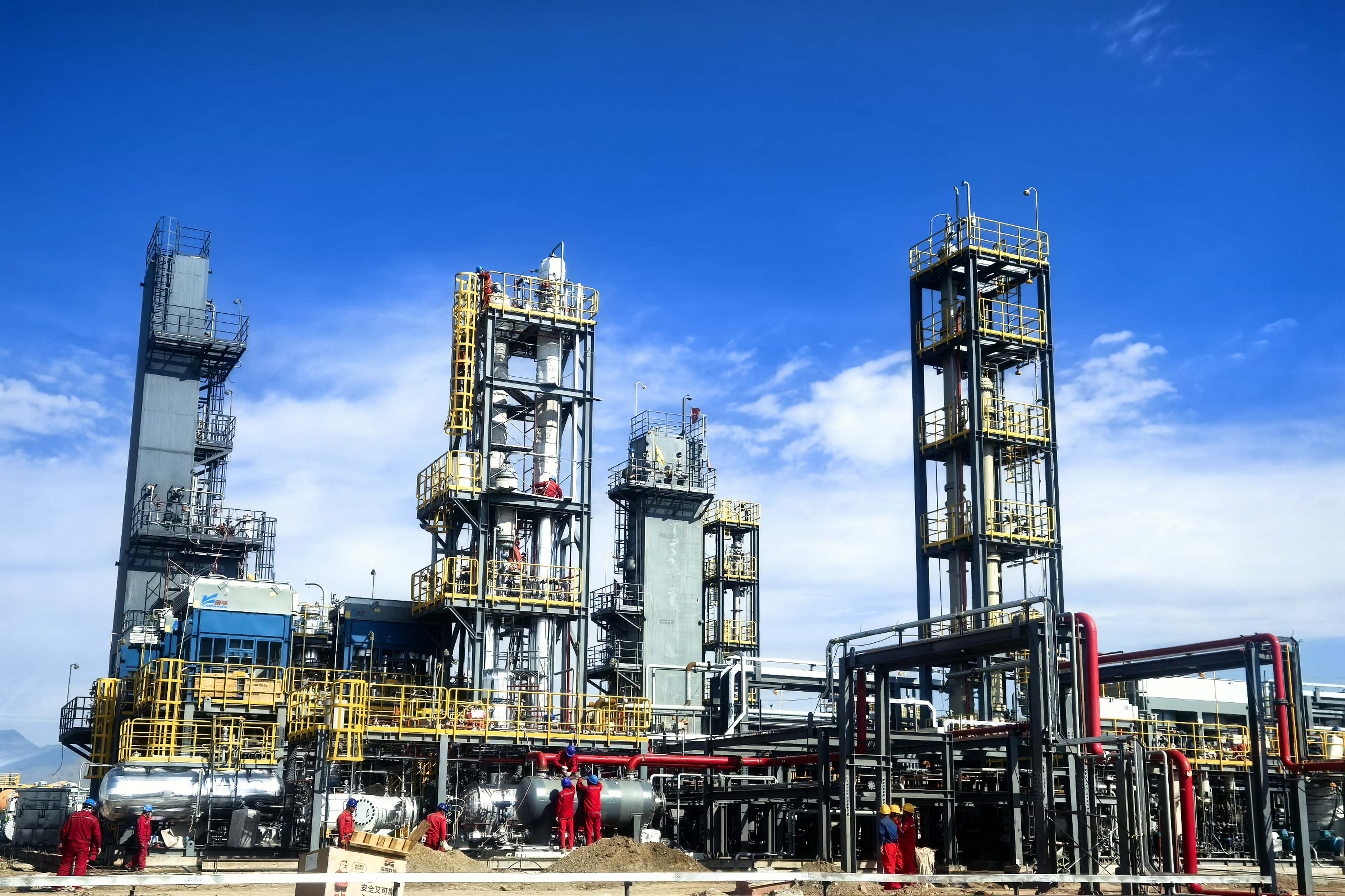 塔里木油田阿圖什氣藏恰探1井、阿北1JS井試采項(xiàng)目地面工程             公司首套LNG天然氣液化裝置