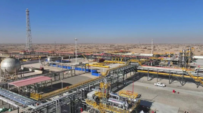 硬核護(hù)航！公司乙二醇裝置在國(guó)內(nèi)最大深層儲(chǔ)氣庫(kù)——牙哈儲(chǔ)氣庫(kù)投產(chǎn)運(yùn)行